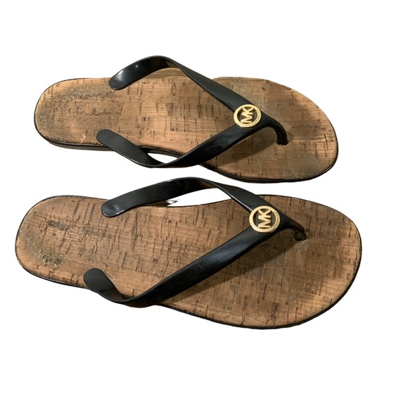 Michael Kors black gold logo flip flops sandals shoes women’s size 7 thong strap - Picture 1 of 7